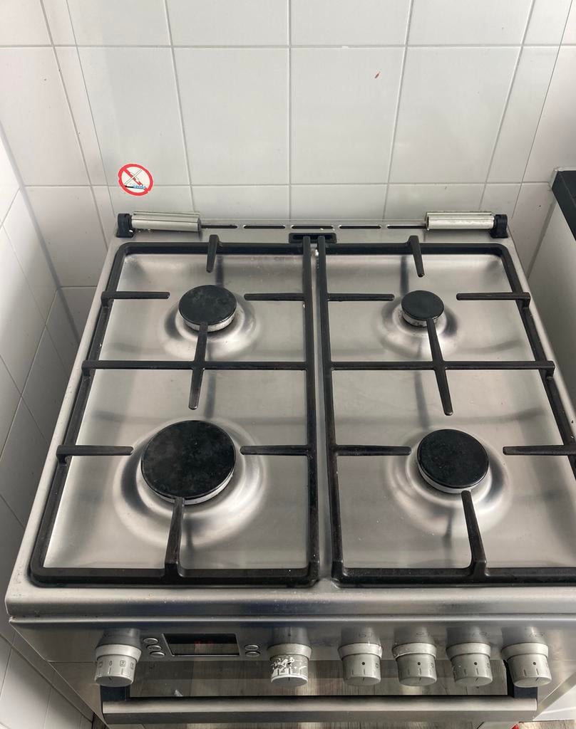 Bosch fornuis met oven, Ophalen, Gebruikt, Hete lucht, 4 kookzones