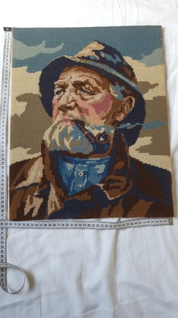 Diverse borduurwerken in wol geborduurd, Ophalen of Verzenden, Zo goed als nieuw, Borduurgaren of Zijde