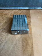 Zilverkleurige aansteker met ruitjespatroon, Ophalen of Verzenden, Gebruikt, Aansteker