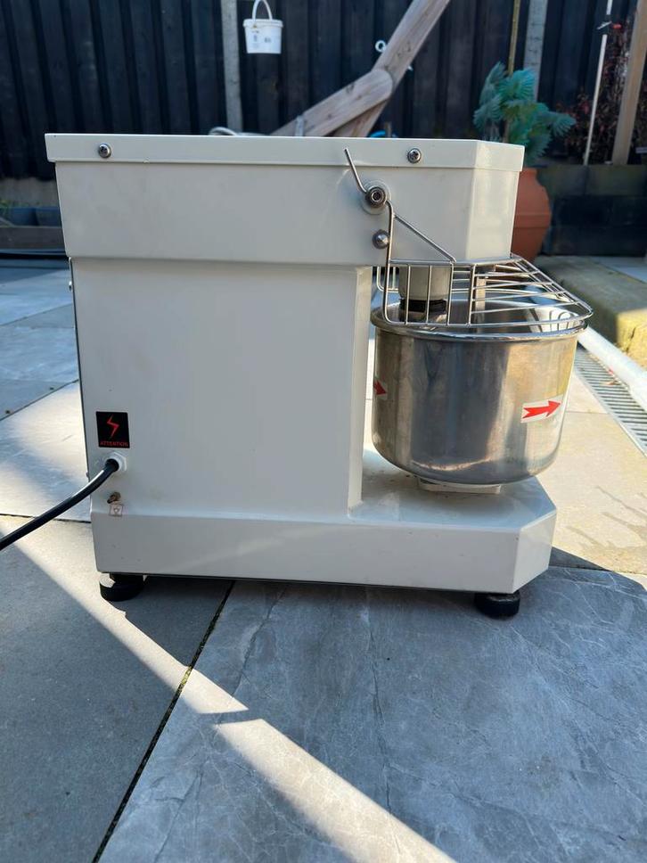 Horeca Deegmixer - Krachtige en Compacte Deegmachine, Zakelijke goederen, Horeca | Keukenapparatuur, Bakkerij en Slagerij, Gebruikt