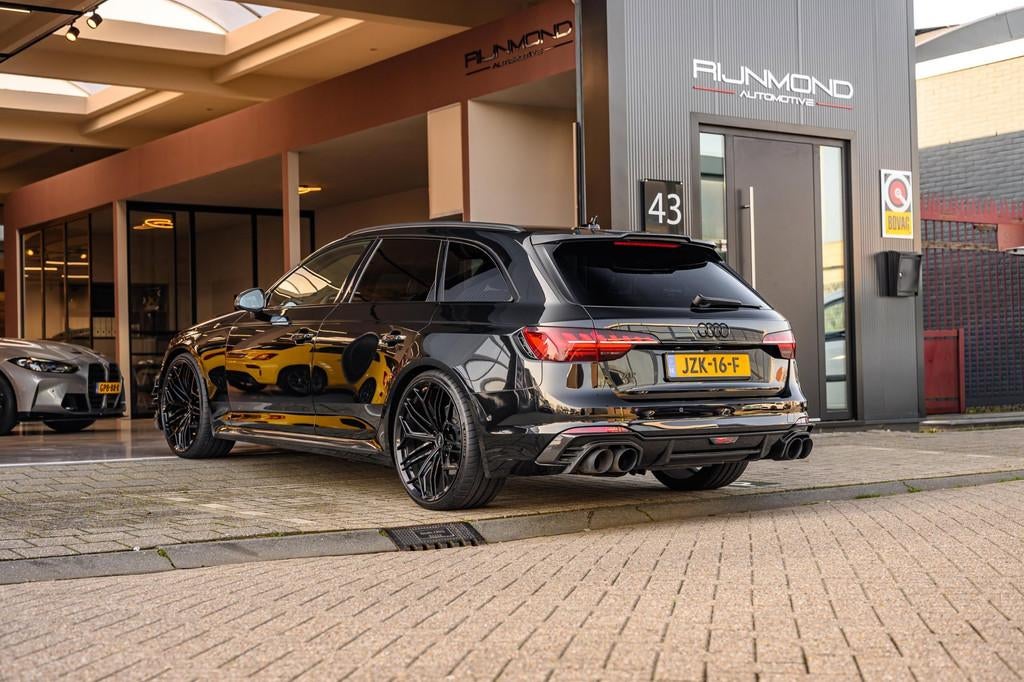 Audi A4 Avant 2.9 TFSI RS4 - X Abt 1/60 Quattro|530PK|Kerami, Automaat, Gebruikt, A4, Zwart