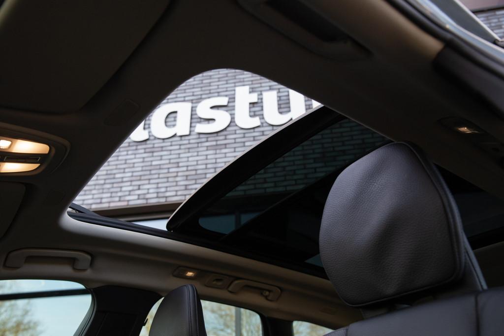 Volvo XC60 2.0 T6 Plug-in hybrid AWD Plus Dark , Panoramadak, Automaat, Gebruikt, 4 cilinders, 1969 cc