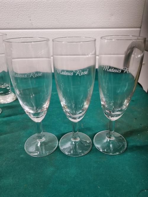 glazen mateus rose glazen drie stuks, Ophalen of Verzenden, 'T Olde Gre-j, Info@toldegrej.nl, Endepoelstraat 20f Didam