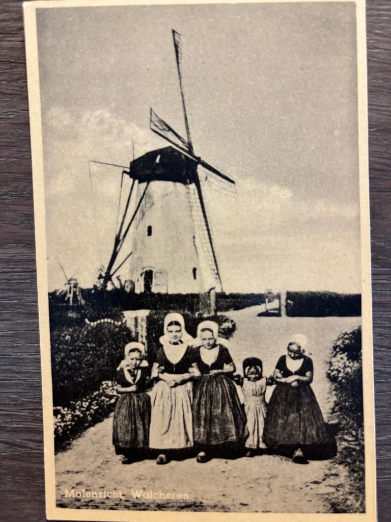 Ansichtkaart Walcheren - Molenzicht in Klederdracht, Ophalen of Verzenden, 1940 tot 1960, Ongelopen, Zeeland
