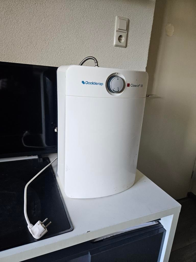 Itho daalderop close in 10 boiler, Doe-het-zelf en Verbouw, Geisers en Boilers, Minder dan 20 liter, Ophalen of Verzenden, Boiler