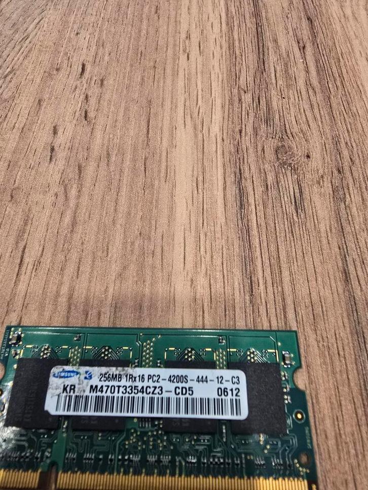 Samsung 256MB PC2-4200S DDR2 Laptop RAM Geheugen, Computers en Software, RAM geheugen, Gebruikt, Laptop, 1 GB of minder, DDR2
