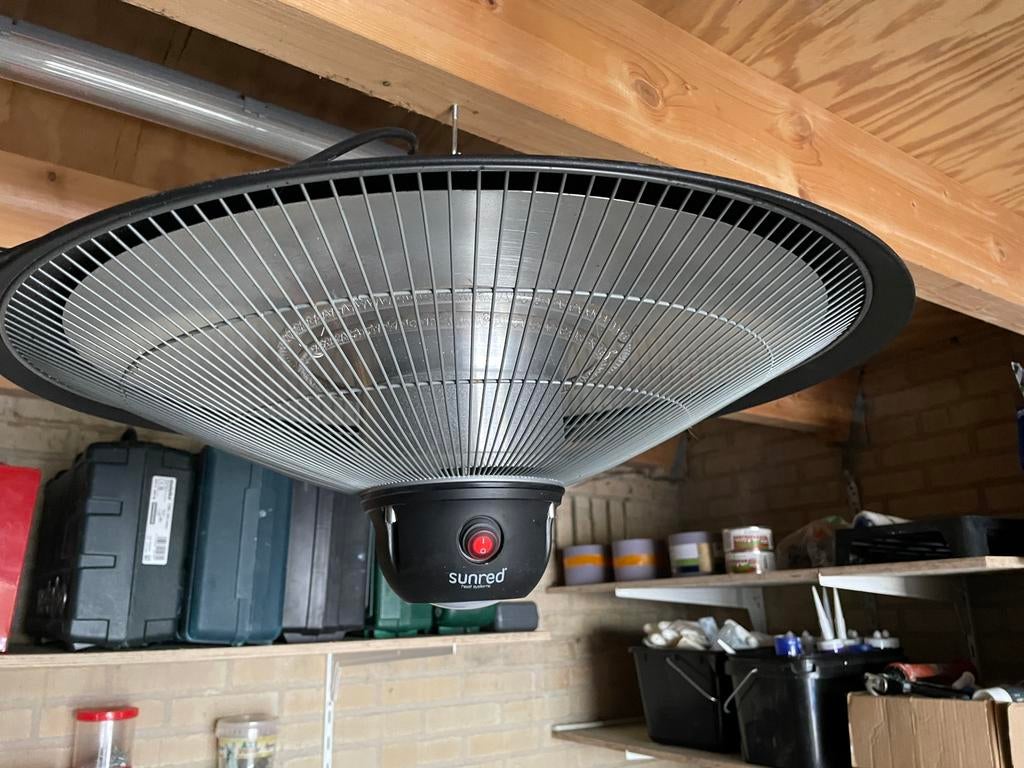 Sunred hangende terrasverwarmer 2100W met afstandsbediening, Tuin en Terras, Ophalen, Zo goed als nieuw, Elektrisch, Plafond