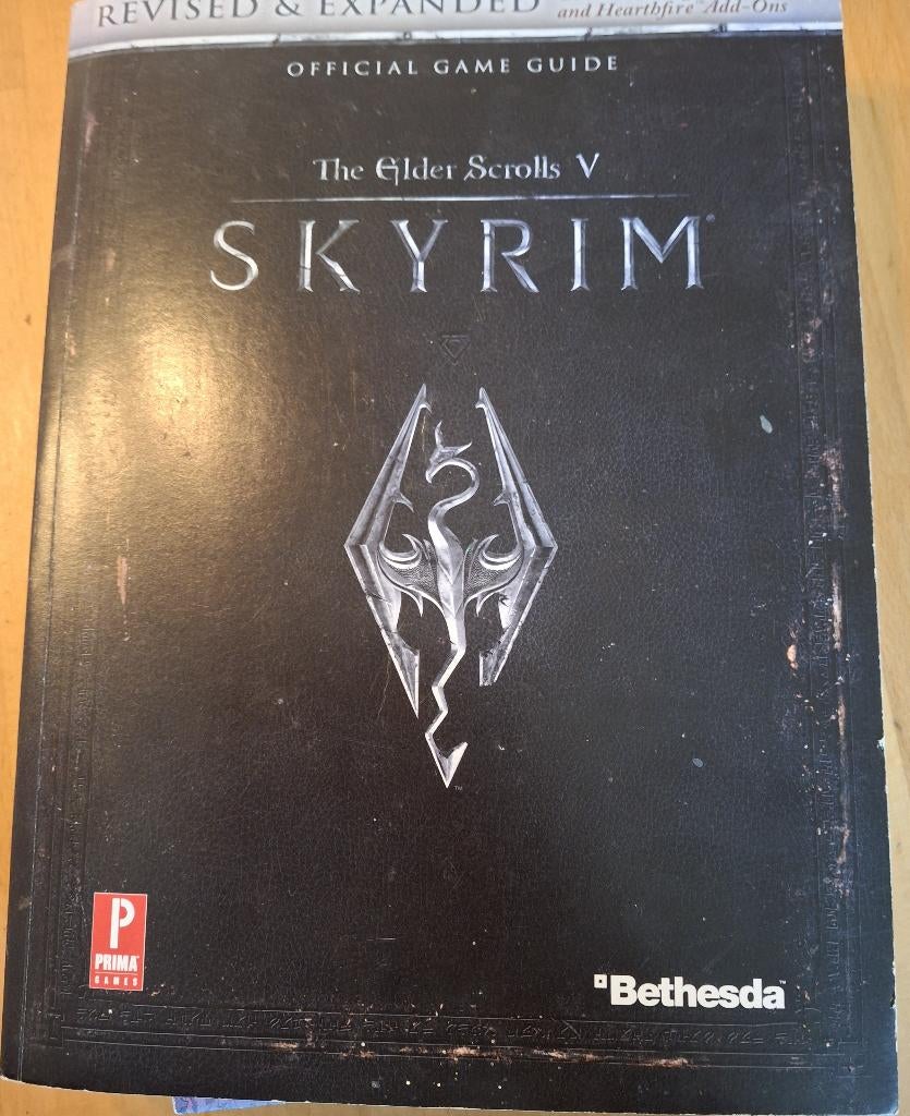 Elder Scrolls V: SKYRIM: Officiële spelgids ( Paperback), Spelcomputers en Games, Vanaf 18 jaar, Overige genres, 1 speler, Ophalen of Verzenden