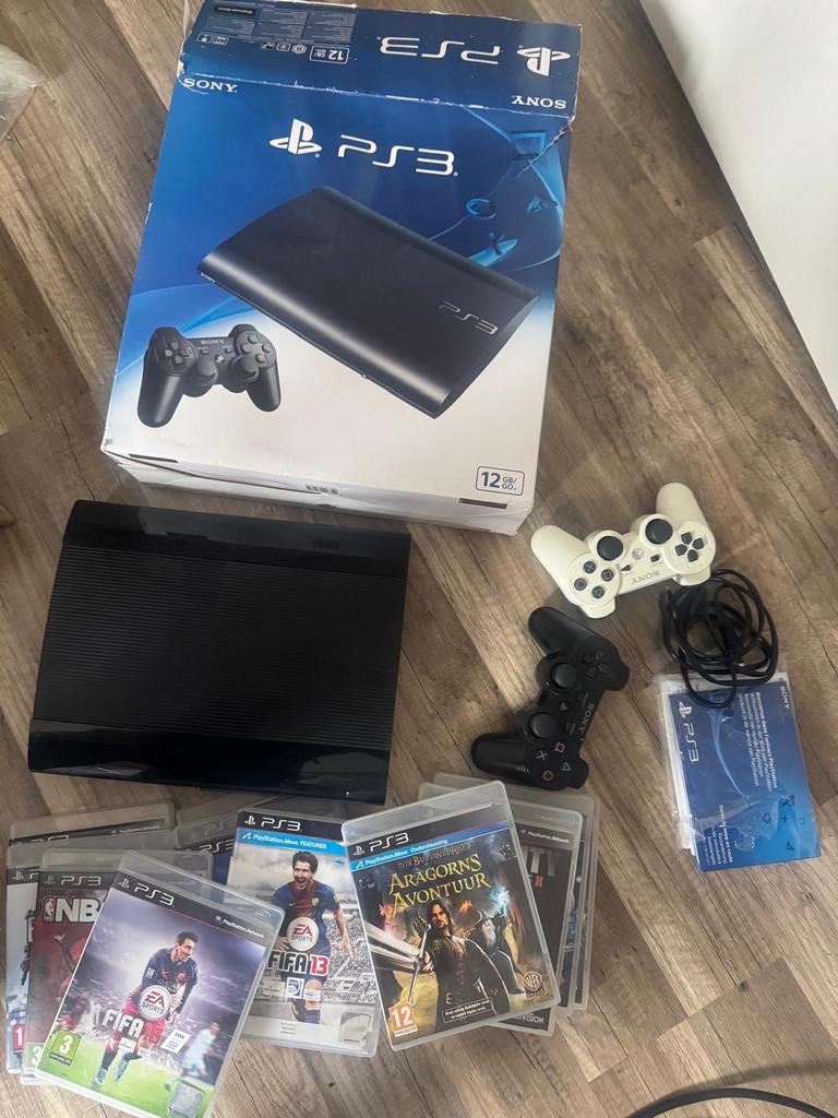 Sony PlayStation 3 Super Slim 12GB met games en 2 controller, Spelcomputers en Games, Ophalen, Super Slim, Met 2 controllers, 12 GB
