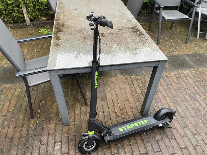 Stapstep, Fietsen en Brommers, Steps, Zo goed als nieuw, Elektrische step (E-scooter), Ophalen
