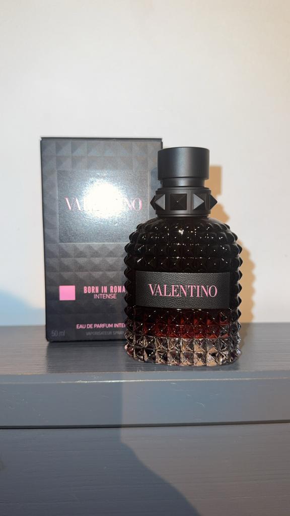 Valentino Born in Roma Intense 50ml, Ophalen of Verzenden, Zo goed als nieuw