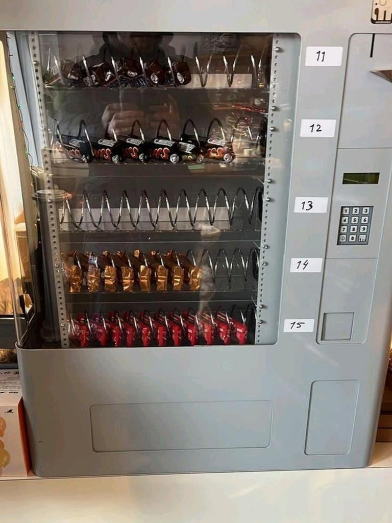 Snoep / snack automaat wisseld automatisch, Verzamelen, Automaten | Overige, Ophalen, Zo goed als nieuw