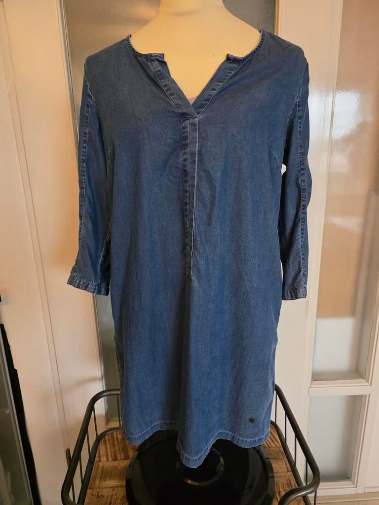 Jeanskleur blouse, maat M, Ophalen of Verzenden, Zo goed als nieuw, Maat 38/40 (M), Blauw