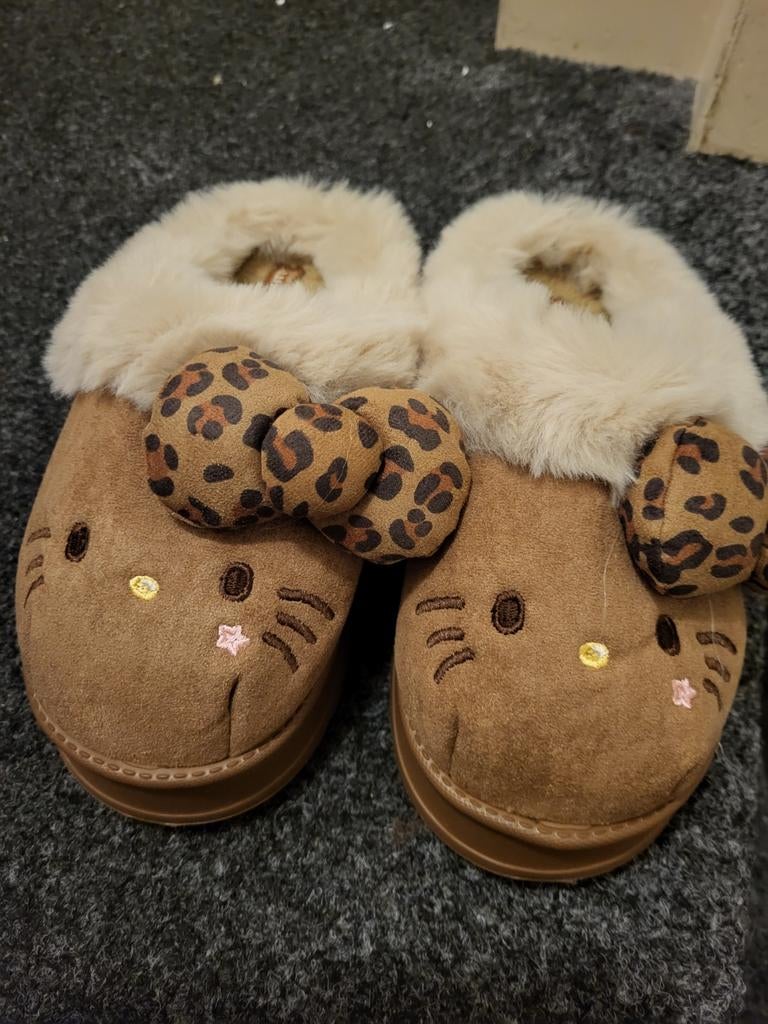 Hello Kitty pantoffels maat 36-37 nieuw, Ophalen of Verzenden