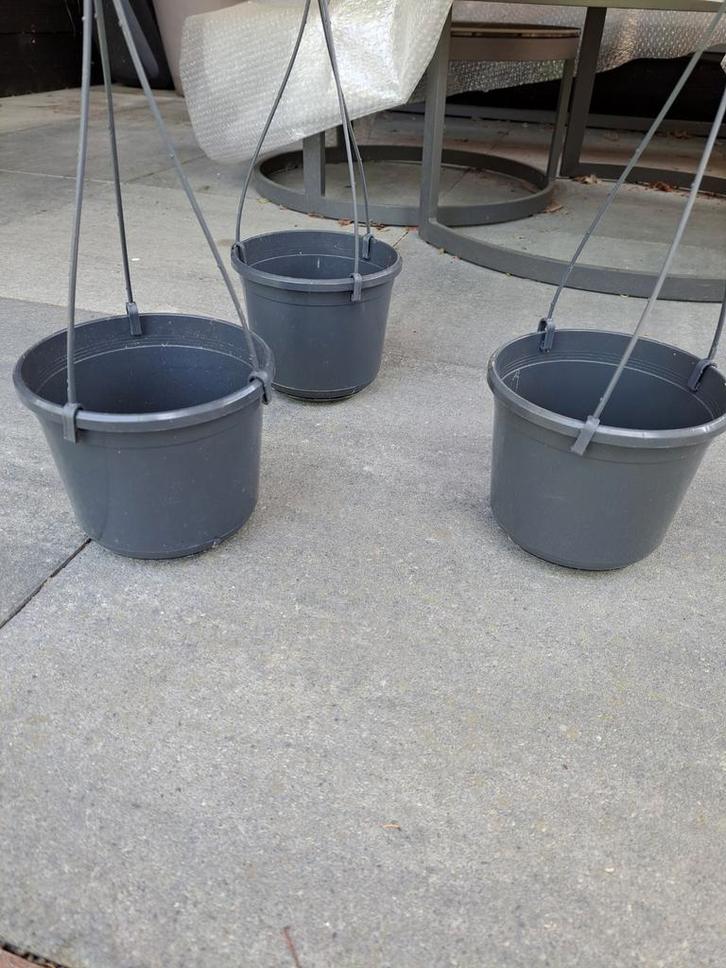 3 ronde Antraciet hangpotten/ Zetten NIEUW NIEUW, Tuin en Terras, Bloembakken en Plantenbakken, Nieuw, Kunststof, Balkon, Tuin
