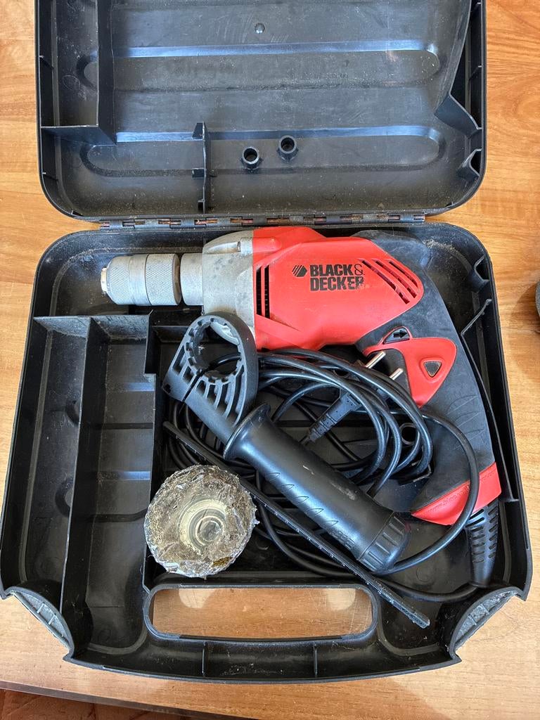 Black & Decker Boormachine met koffer, Doe-het-zelf en Verbouw, Gereedschap | Boormachines, Ophalen, Gebruikt, Minder dan 400 watt