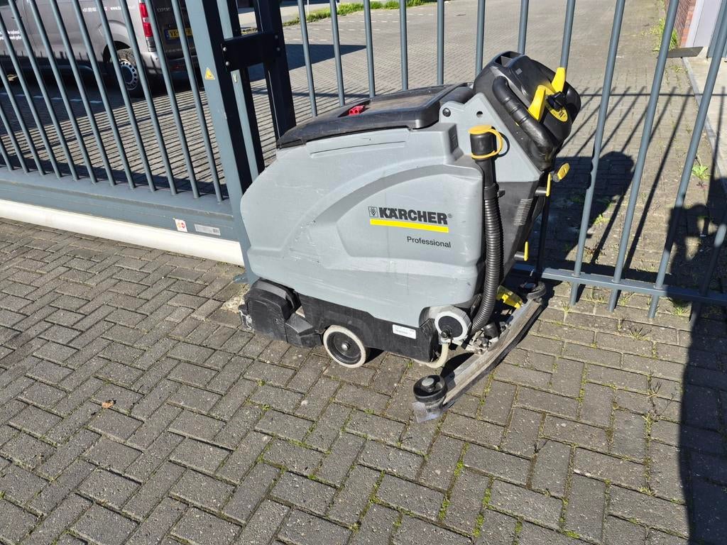 Kärcher Professional Schrobmachine(defect), Doe-het-zelf en Verbouw, Ophalen of Verzenden, Gebruikt, Schrobmachine