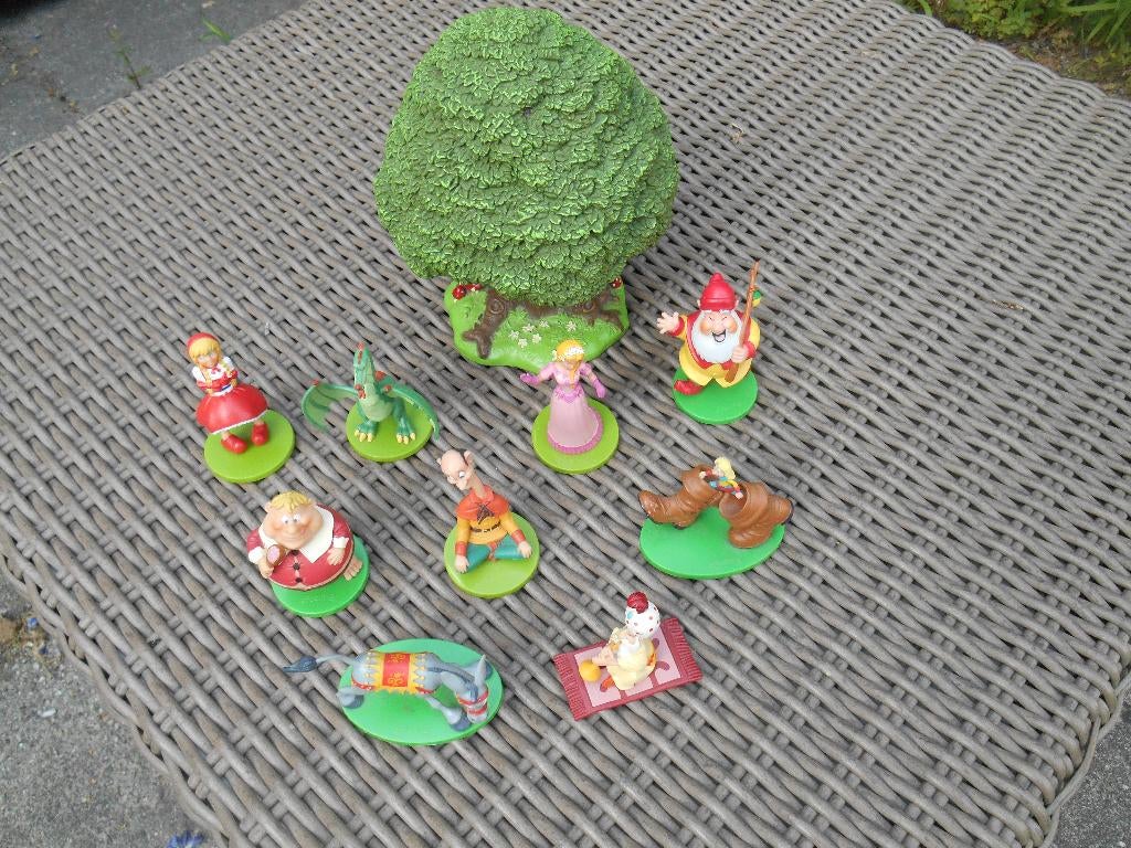 Sprookjesboom spaarpot met 9 Efteling figuren, Ophalen of Verzenden, Zo goed als nieuw