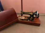 Antieke naaimachine Lewenstein, Ophalen