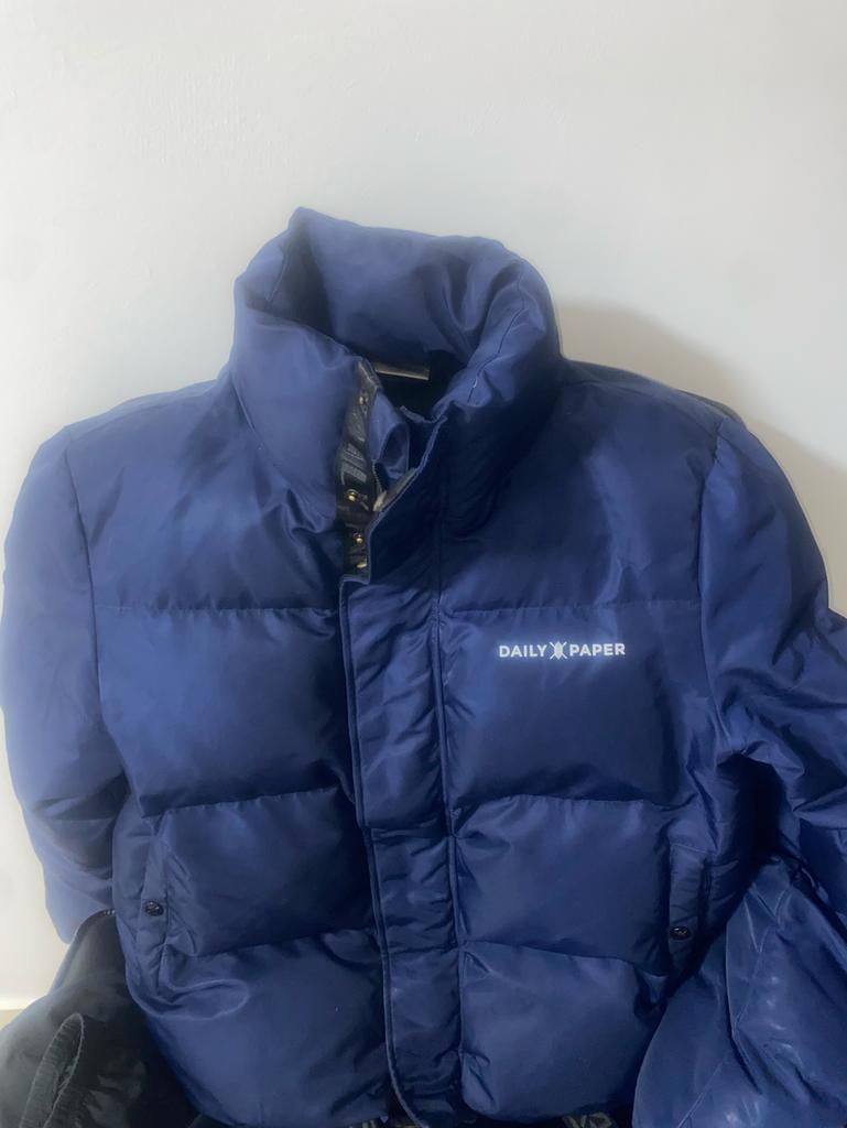 Daily paper maat M, Ophalen of Verzenden