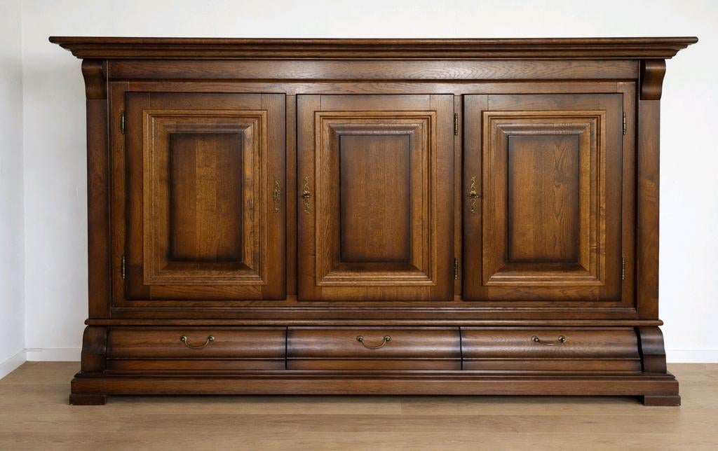 Zware Massief EikenKast klassiek/landelijke stijl 217 cm, Huis en Inrichting, Kasten | Dressoirs, Ophalen, Met deur(en), Eikenhout