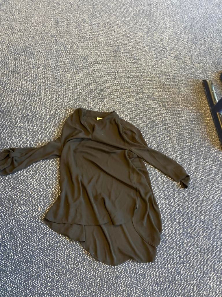 Zwarte blouse met lange mouwen, Kleding | Dames, Blouses en Tunieken, Ophalen, Zo goed als nieuw, Maat 38/40 (M), Zwart