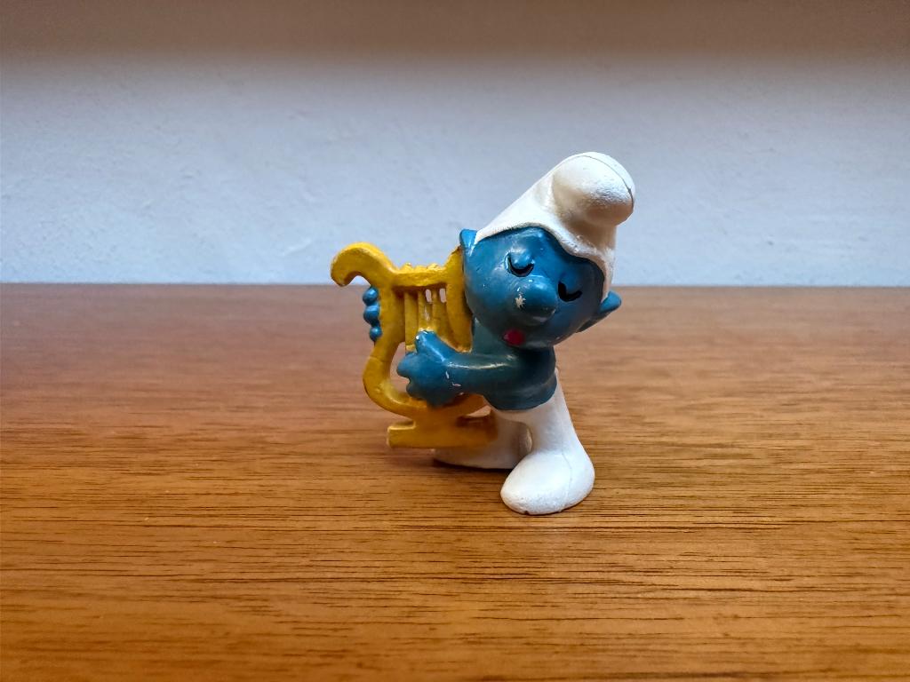 Harpspelende Smurf, Verzamelen, Smurfen, Ophalen of Verzenden, Gebruikt, Overige Smurfen, Poppetje, Figuurtje of Knuffel