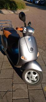 Vespa ET4-2v 50cc in topstaat! 5500km (brom), Ophalen, Benzine