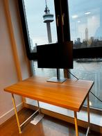 Desk with Chair - Bureau met stoel, Ophalen, Zo goed als nieuw