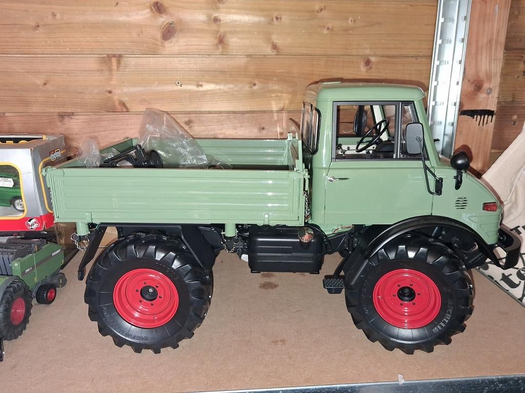 Mercedes benz unimog, Ophalen, Zo goed als nieuw, 1:5 t/m 1:8, Bus of Vrachtwagen