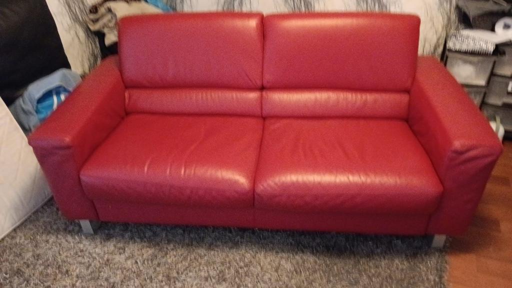 Comfortabele rode tweezitsbank van leer, Ophalen, Gebruikt, 150 tot 200 cm, Tweepersoons