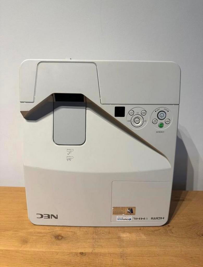 Schitterende NEC beamer 3600 lumen, Audio, Tv en Foto, Beamers, Ophalen of Verzenden, Zo goed als nieuw, LCD, NEC