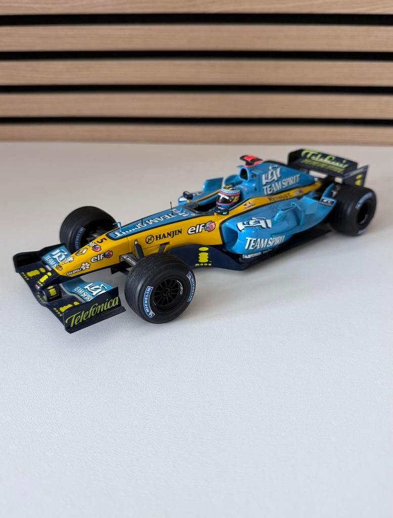 Hot Wheels Renault F1 Team Fernando Alonso R25 1:18, Ophalen of Verzenden, Zo goed als nieuw, Auto, Hot Wheels