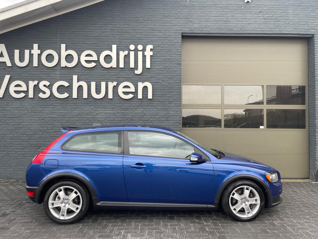 Volvo C30 2.5 T5 Momentum t5 schuifdak stoelverwarming trekh, Auto's, Volvo, Voorwielaandrijving, Gebruikt, Zwart, 700 kg