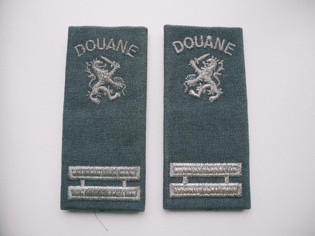 2 epauletten, rangemblemen, schuifpassanten Douane. Nieuw, Verzamelen, Ophalen of Verzenden, Overige soorten, Nederland, Overige typen