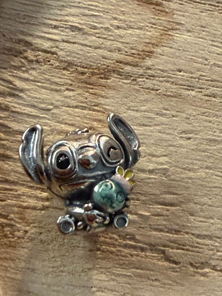 PandoraDisney Stitch bedel, Sieraden, Tassen en Uiterlijk, Bedels, Verzenden, Pandora, Zo goed als nieuw, 1 bedel