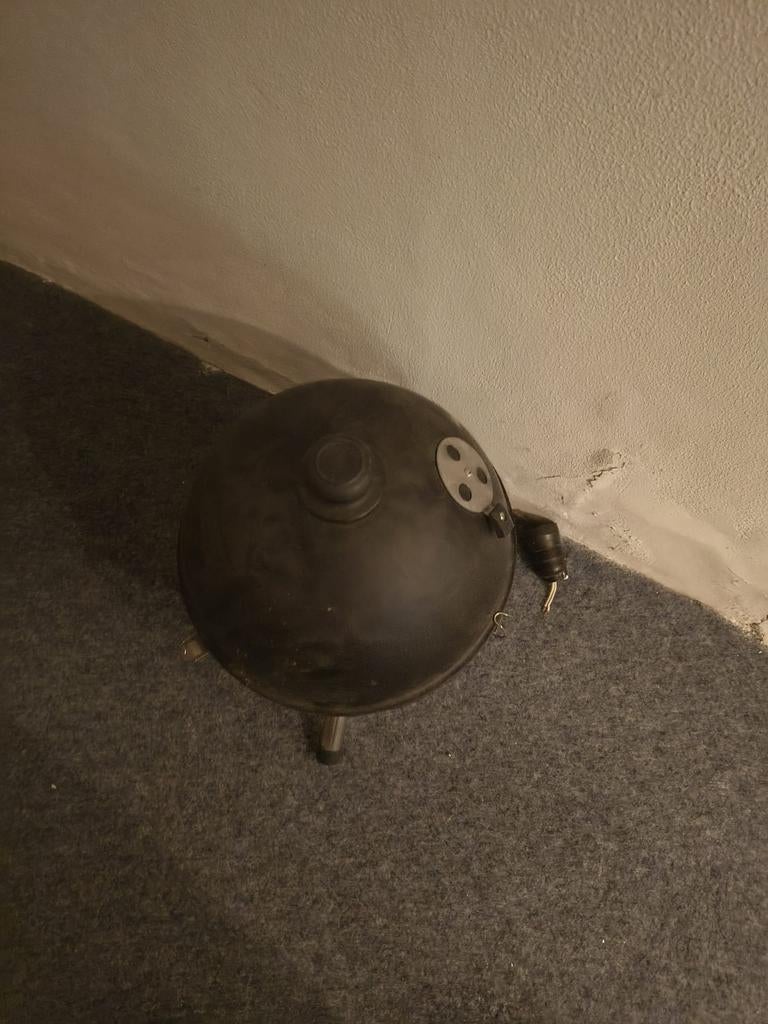 Mini BBQ - Compacte barbecue met te vervangen dop, Tuin en Terras, Houtskoolbarbecues, Ophalen, Gebruikt