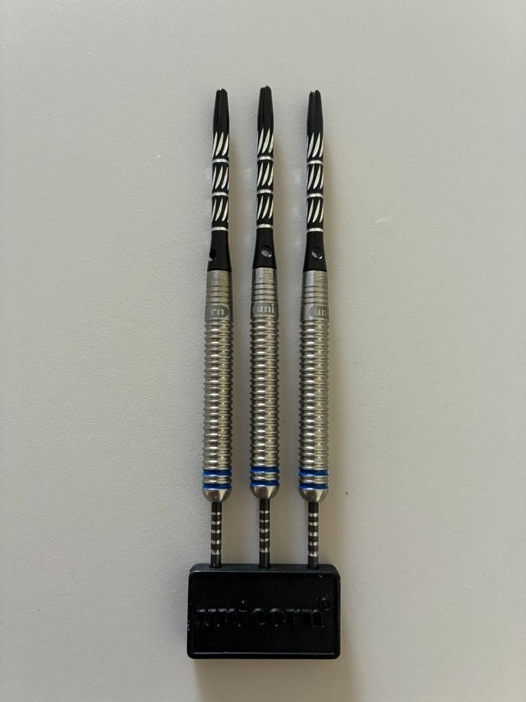 Unicorn Gary Anderson 90%Deluxe - Dartpijlen. Nieuw! 27 gram, Ophalen of Verzenden, Zo goed als nieuw, Pijlen