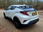 Toyota C-HR 1.8 Hybrid Dynamic . Camera. 18 inch . Apple car, Auto's, Toyota, Stof, 4 cilinders, Wit, 98 pk
