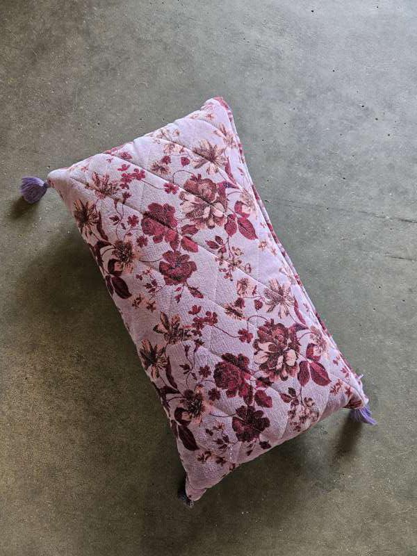 kussen ``WOONWINKEL RUSTIEK``, Huis en Inrichting, Woonaccessoires | Kussens, Nieuw, Paars, Rechthoekig, Ophalen of Verzenden