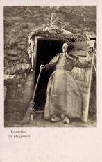 Drenthe - Een plaggenhut, Ophalen of Verzenden, 1920 tot 1940, Ongelopen, Drenthe