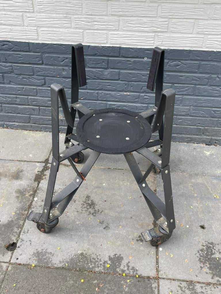 Onderstel van BBQ bastard medium, Ophalen, Gebruikt
