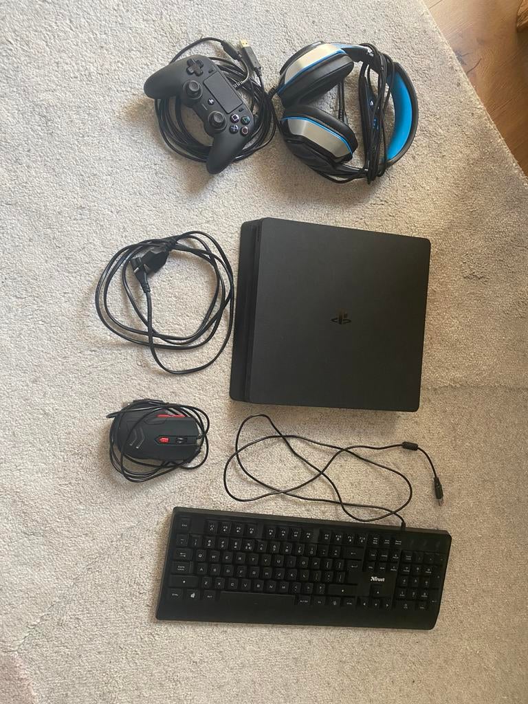Ps4 met controller, toetsenbord, muis en headset., Ophalen, Refurbished