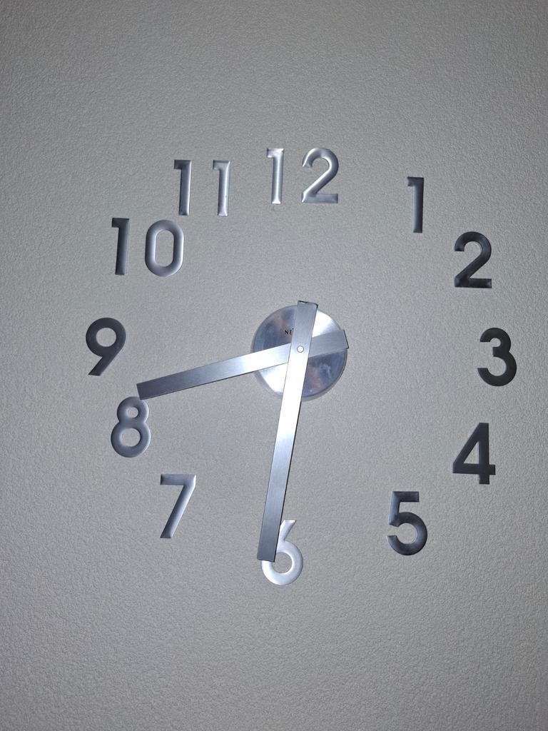 Nextime klok met losse cijfers, Ophalen of Verzenden, Analoog, Wandklok