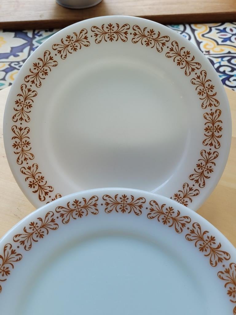 Pyrex Copper Filigree dessertborden x7 melk glas Coring #703, Ophalen of Verzenden, Bord(en), Overige stijlen, Glas
