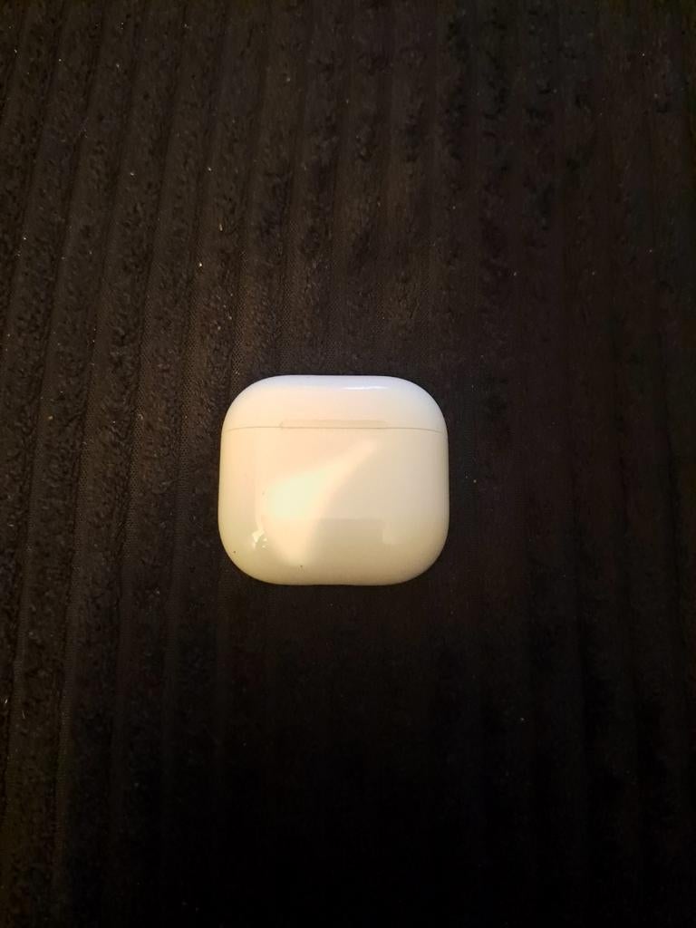 Apple airpods 4 draadloze oordopjes met oplaadcase., Ophalen, Gebruikt, Overige merken, Bluetooth