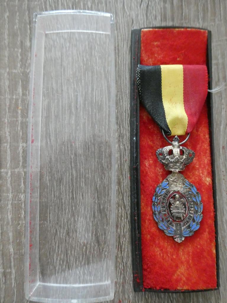 Belgische arbeiders medaille 1ste klasse., Verzamelen, Militaria | Algemeen, Ophalen of Verzenden, Overige soorten, Overige gebieden