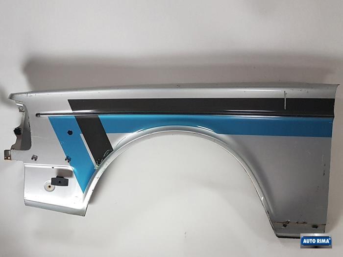 Scherm links-voor van een Volvo 2-Serie