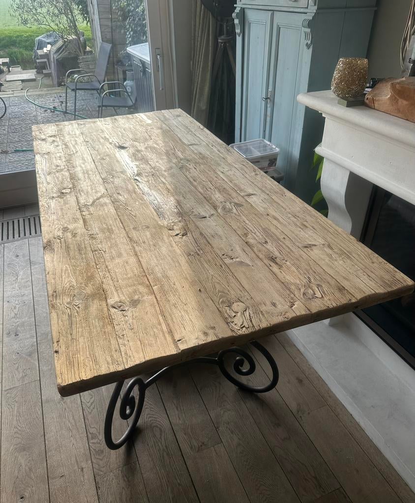 Stoere eettafel massief houten blad en gietijzer onderstel, 200 cm of meer, Zo goed als nieuw, Rechthoekig, 50 tot 100 cm