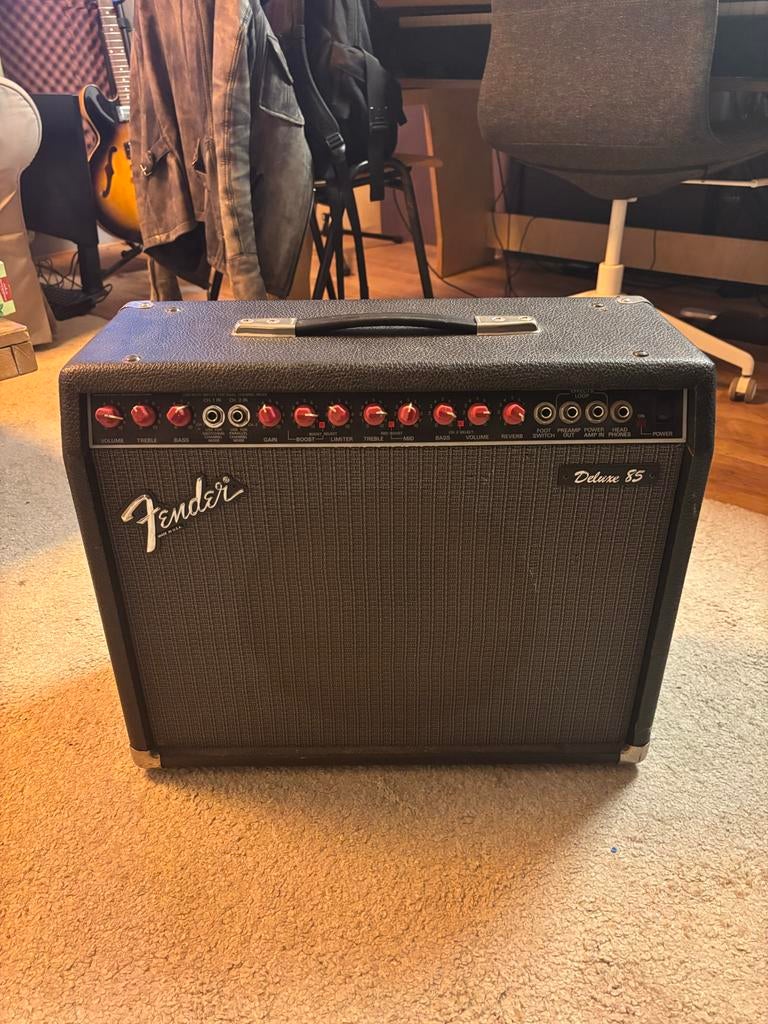 Fender Deluxe 85 gitaarversterker, Muziek en Instrumenten, Versterkers | Bas en Gitaar, Ophalen, Gebruikt, Gitaar, 100 watt of meer